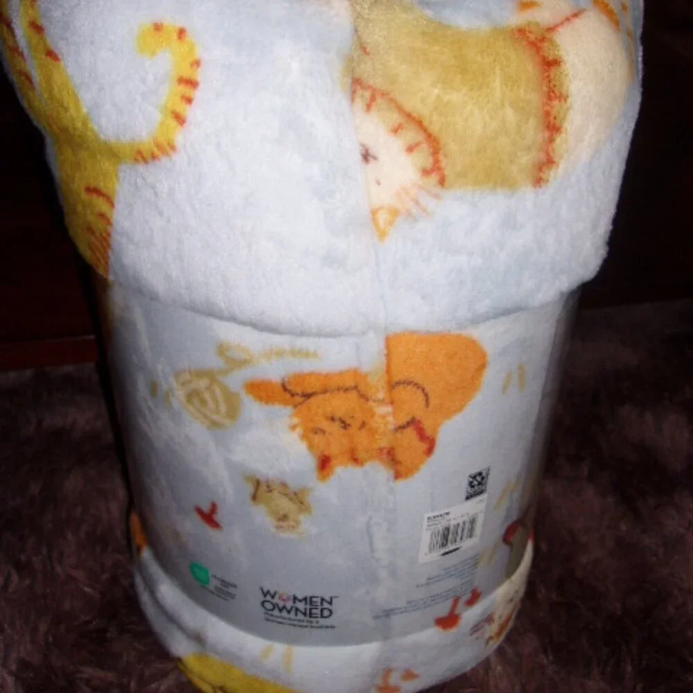 The Big One Multicolor playful Cats Throw Blanket 5ft x 6 ft New